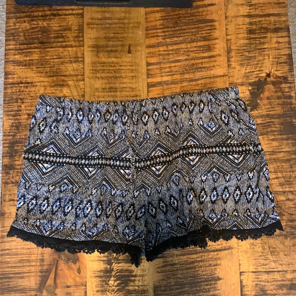 No Boundaries shorts